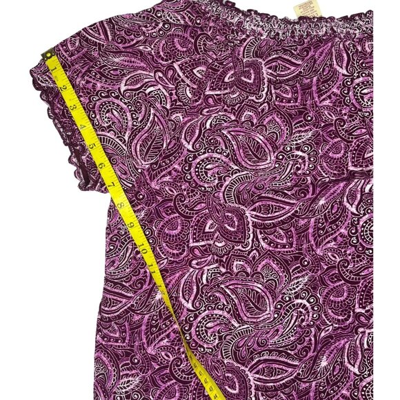 Large Faded Glory Purple Paisley Blouse With Ruffled Neckline & Short Sleeves - Picture 5 of 10